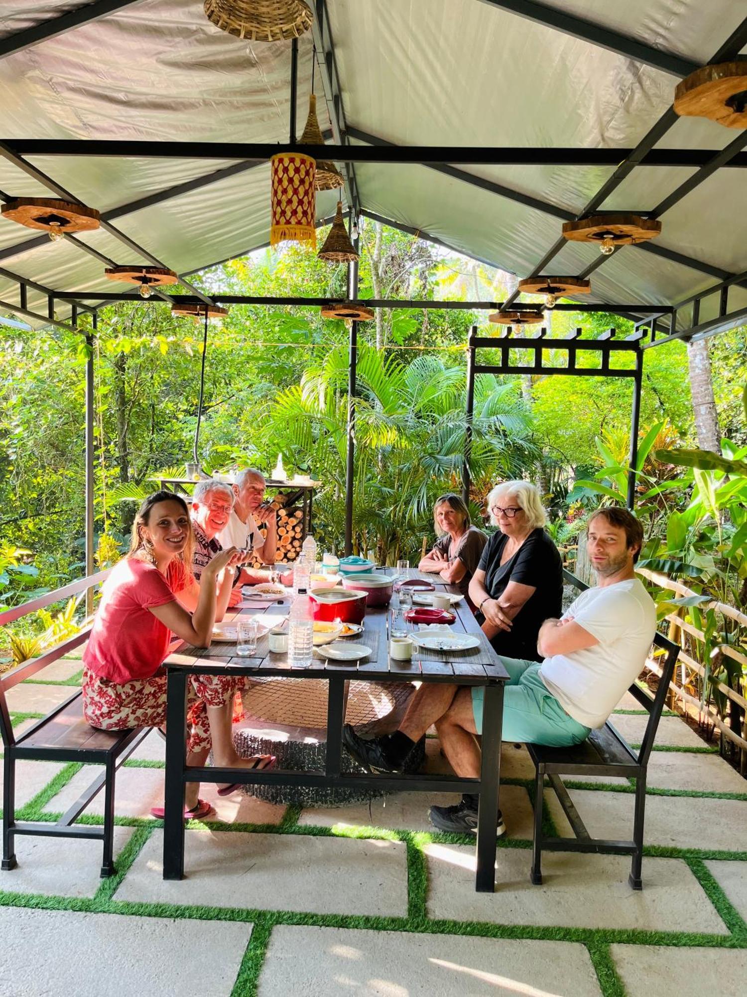 Fab Valley Homestay 蒙纳 外观 照片
